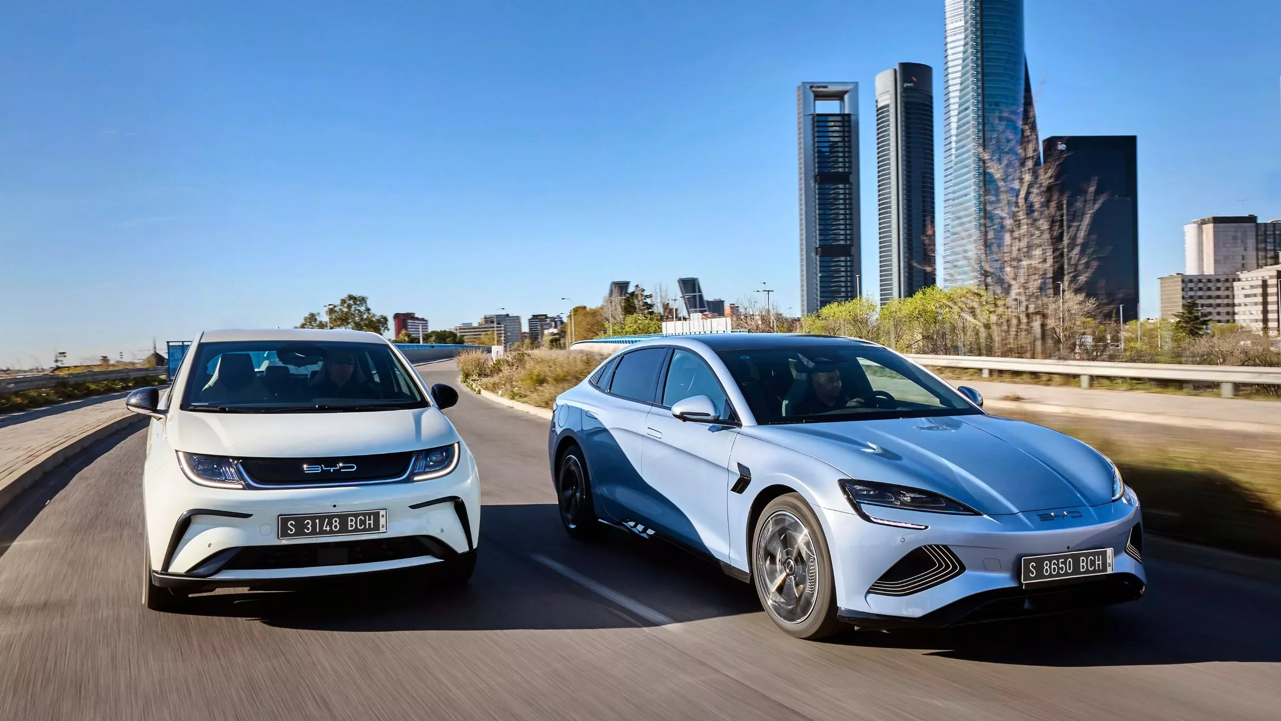 BYD presenteert twee nieuwe elektrische modellen voor de Europese markt: BYD DOLPHIN en BYD SEAL